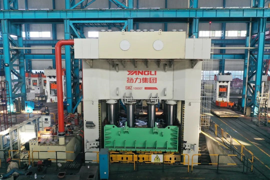 “萬噸級”專用伺服液壓機(jī),超大噸位液壓裝備